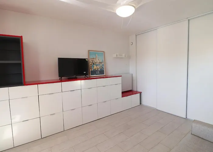 Apartman Superbe 2 Pieces A Sete Avec Parking Prive - Fr-1-472-196 *
